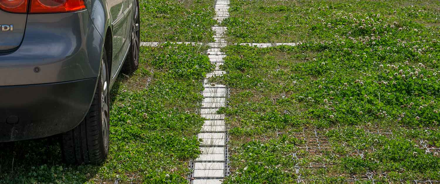 Parkplatz begrünt mit Bloxx