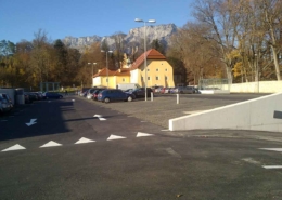 Urstein Parkplatz Bodengitter